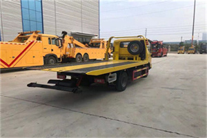 平遥非事故拖车